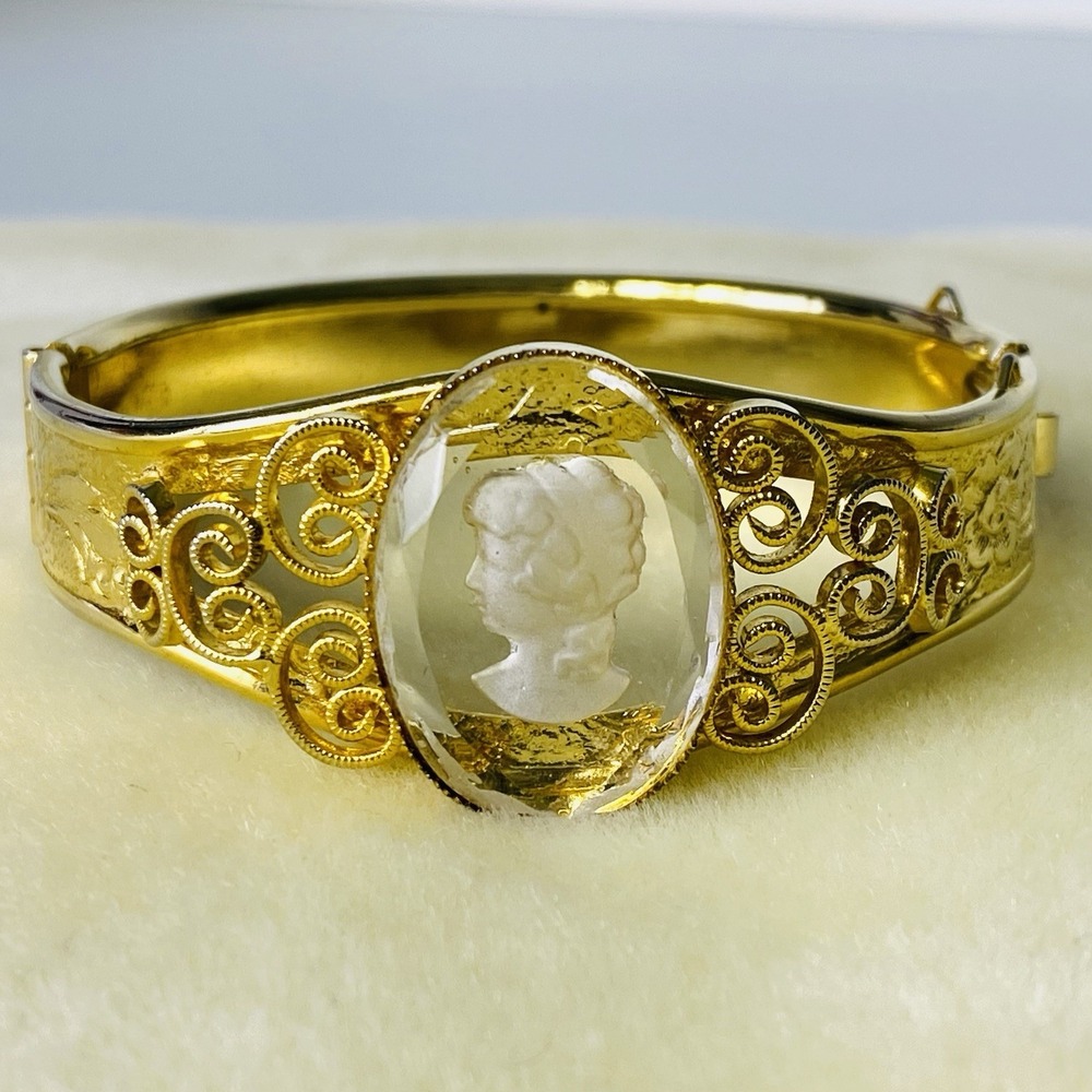 Glass Cameo Gold Tone VTG  Intaglio Bracelet Ornate Filigree Hinged Clasp 6.5"